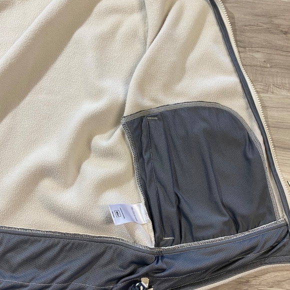 REI Women's Ivory Fleece Vest - Small - Picture 6 of 9